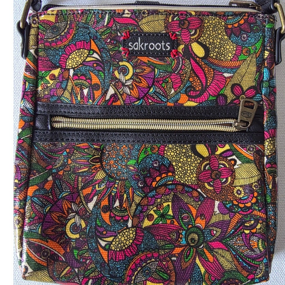 The Sakroots Artist Circle Crossbody Bag Vibrant Rainbow Desert Design Funky - Picture 9 of 9